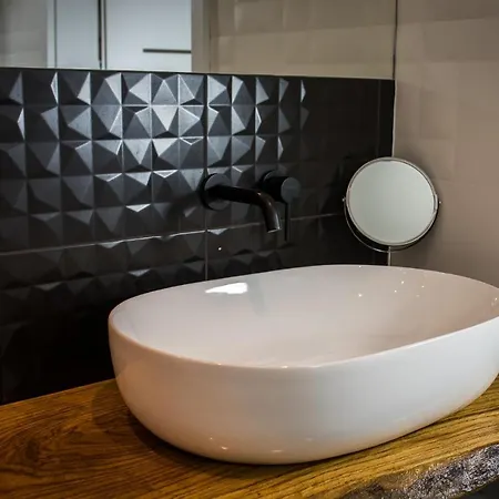 Longinus 아파트 *